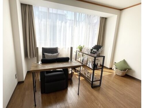 エントワ(ENTOWA)(東京都目黒区鷹番2-20-13 美松ビル301)