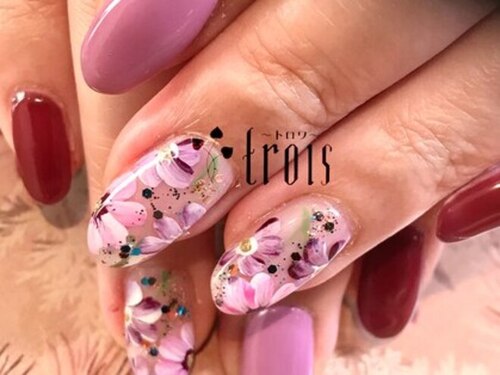 トロワ 中目黒(trois)(東京都目黒区上目黒2-26-2 ヴィラハーモニー中目黒201)