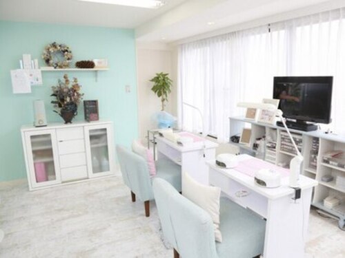 ブランクルール 京都四条烏丸(Blanc Couleur)(京都府京都市中京区阪東屋町664-24 東洞院ビル4F)