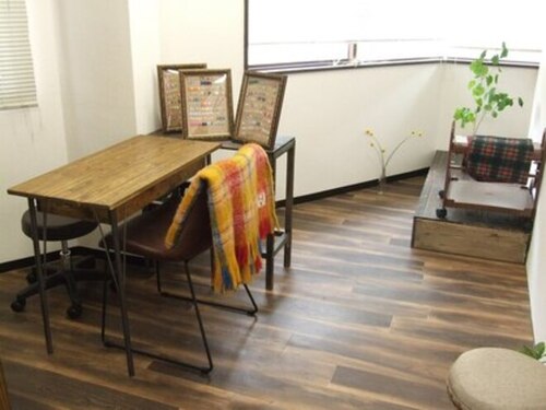 ネイルサロン テトテト(nail salon tetoteto.)(京都府京都市中京区間之町通押小路下る左京町132-1 丸正ビル1F)