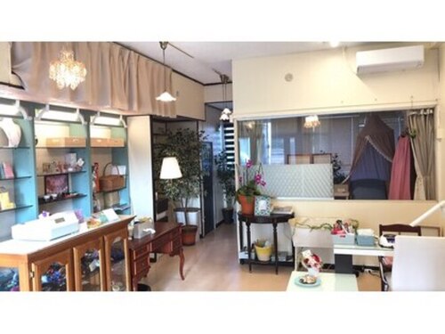 ナチュリラ(natu rela)(沖縄県那覇市寄宮3―12-1 1F)