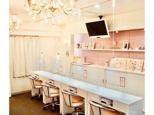 ネイル マテリア 新宿店(Nail Materia)(東京都新宿区西新宿1-18-16野村ビル4F)