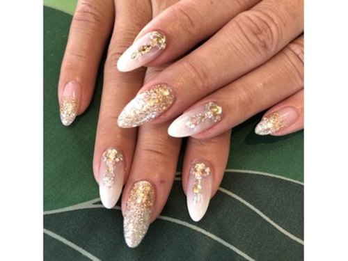 イズモン ネイルスタジオ(izmon nail studio)(東京都日野市日野398)