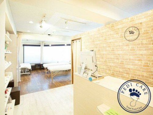 足の専門店ペディケア 横浜関内店(PEDI CARE)(神奈川県横浜市中区相生町1-1-2 Y’sビル2F)