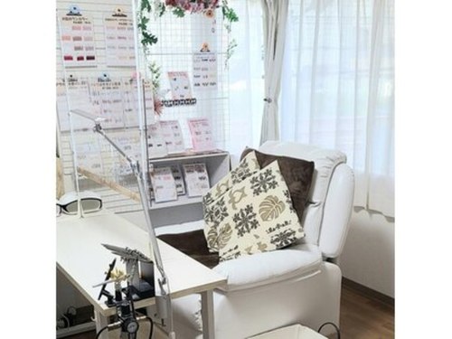 ネイルサロン エム ウェリナ(M Welina)(神奈川県横浜市保土ケ谷区岩井町25-2 YTビル208)