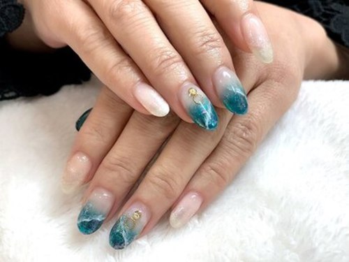 ティアラリュクス長津田店(神奈川県横浜市緑区長津田みなみ台4-7-1 アピタ長津田店1F)