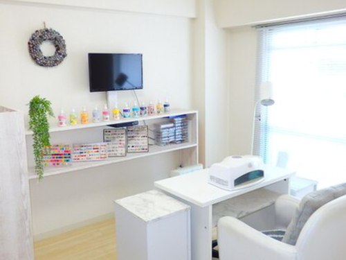 ネイルサロン ブルーリッジ(Nail Salon Blue Ridge)(愛知県名古屋市天白区一本松2-1013番地 ホワイトメゾン高木2B)