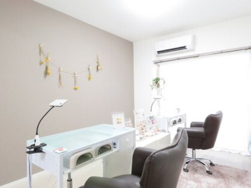 ネイルサロン パール エム(Nail salon PEARL M)(岡山県岡山市中区海吉1759‐24 ファルネーゼ海吉301号室)