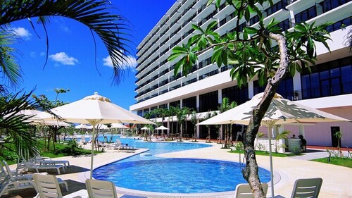 ランキング第2位はクチコミ数「4657件」、評価「4.12」で「サザンビーチホテル&リゾート沖縄」